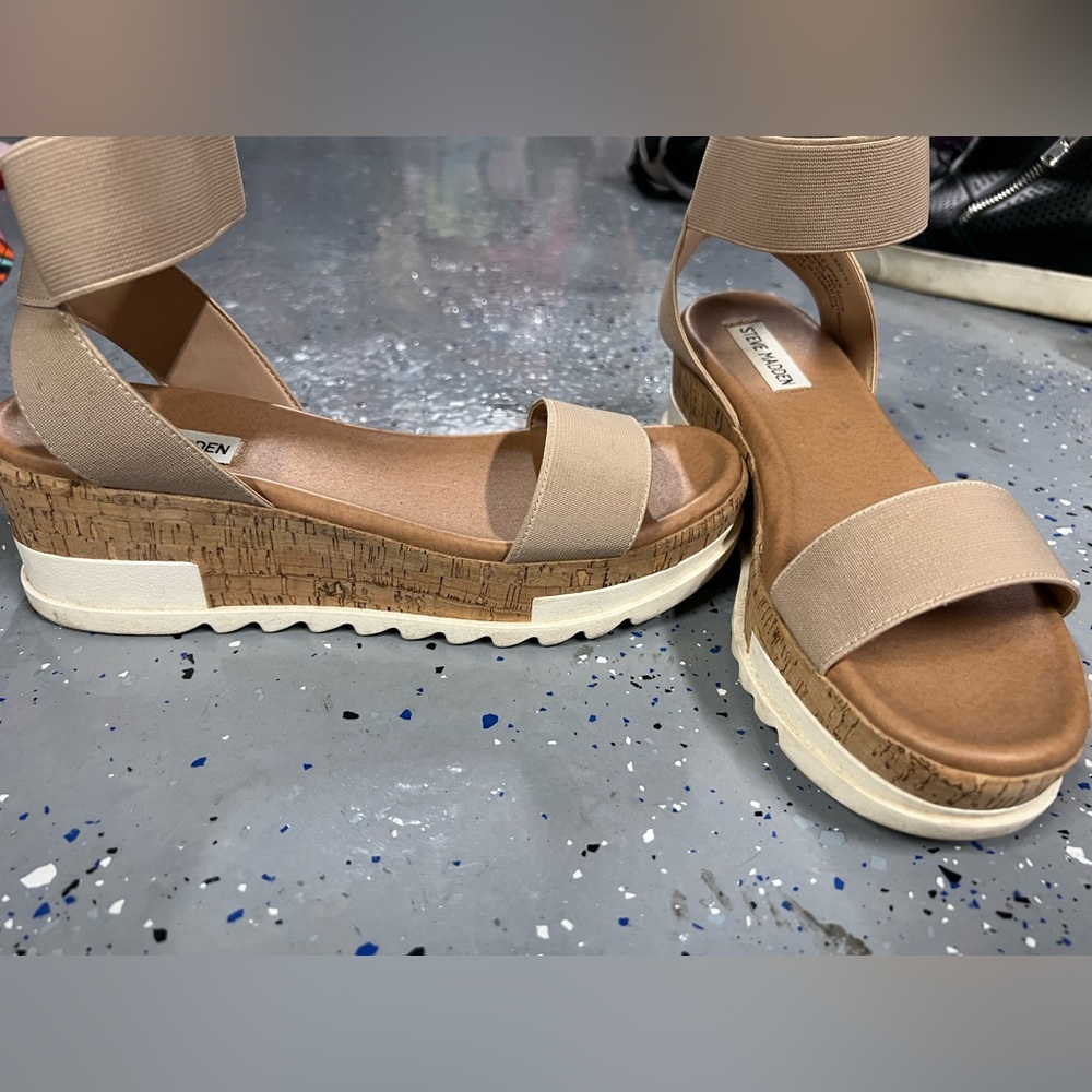 Steve Madden platform sandals